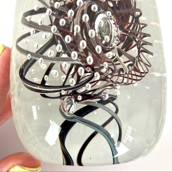 Vintage 1996 Henry Summa Large Egg Glass Paperweight Maroon Ribbon & Bubbles - Picture 5 of 12